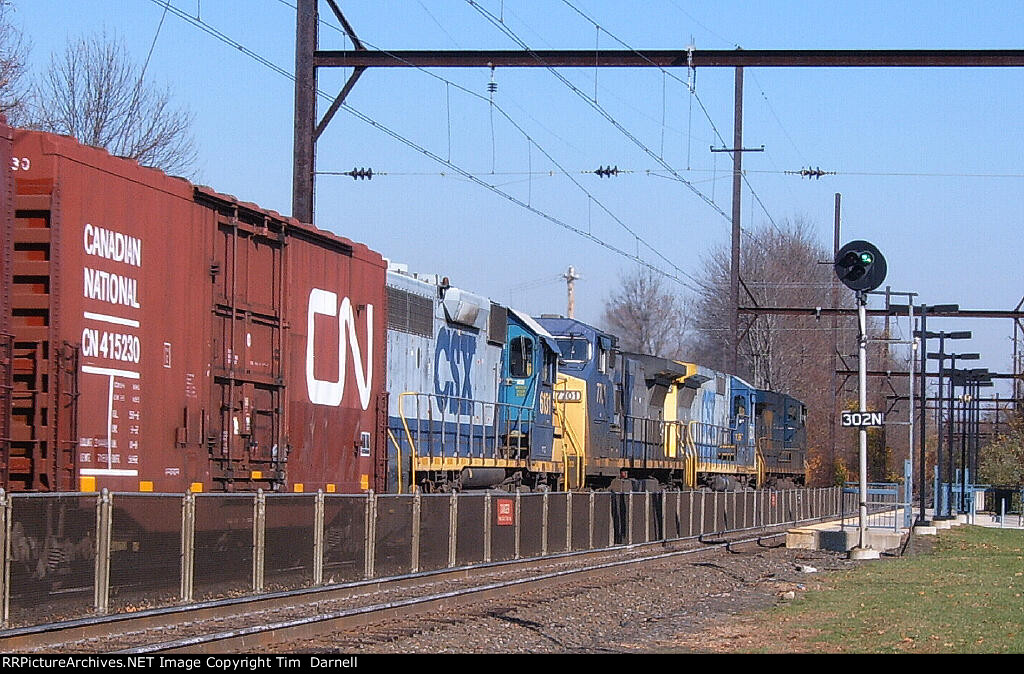 CSX 6151 on Q438